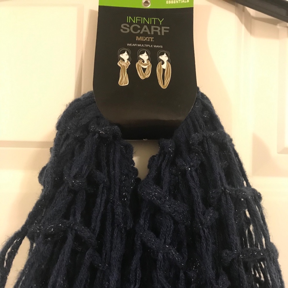 Infinity scarf - Picture 3 of 3